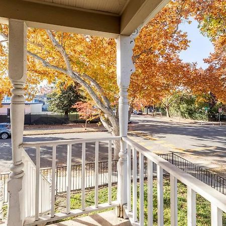 A+ 2 Bedroom Victorian Home Away From Home Sacramento Exterior photo